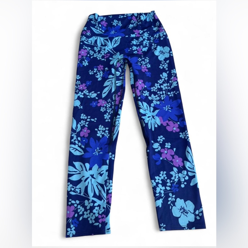 ✨ K-Deer Capri Leggings – Floral Print – Size M ✨